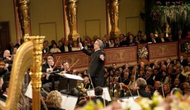 De muziek is prachtig, het orkest een droom, maar het jaarlijkse Nieuwjaarsconcert is een façade en de wals een leugen