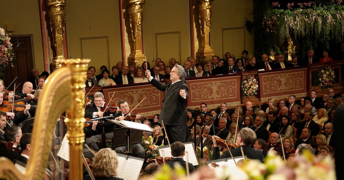 De muziek is prachtig, het orkest een droom, maar het jaarlijkse Nieuwjaarsconcert is een façade en de wals een leugen