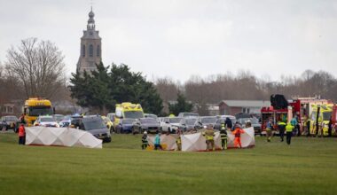 Vrouw (32) uit Opmeer en kinderen gewond geraakt bij dodelijk ongeval in Friesland