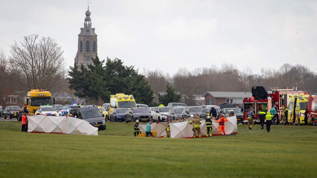 Vrouw (32) uit Opmeer en kinderen gewond geraakt bij dodelijk ongeval in Friesland