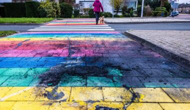 Regenboogpad in brand gestoken, zevende vernieling sinds de aanleg
