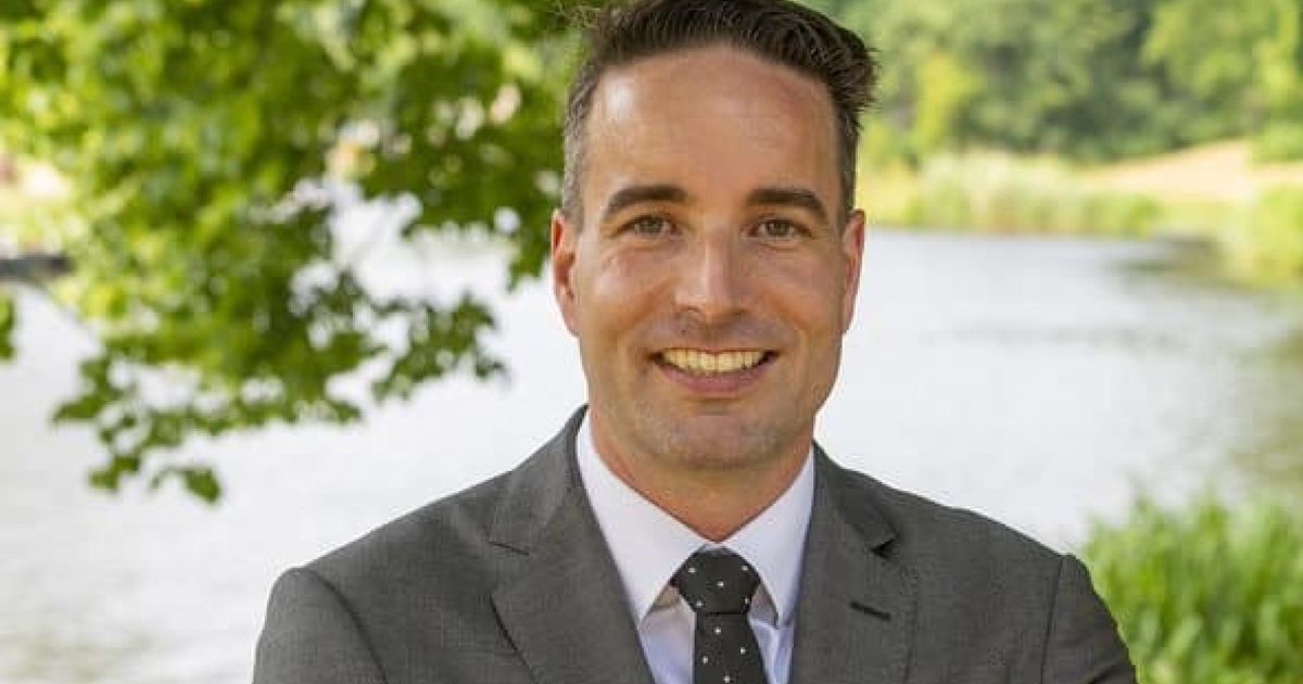 Burgemeester doet aangifte na doodsbedreiging: 'Het was een privébericht' - Omroep West