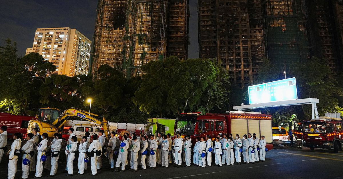 Na de rampzalige brand wil het bestuur van Hongkong kritiek snel de kop indrukken