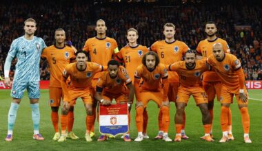Het Nederlands elftal tijdens de WK-kwalificatie wedstrijd tussen Nederland en Litouwen