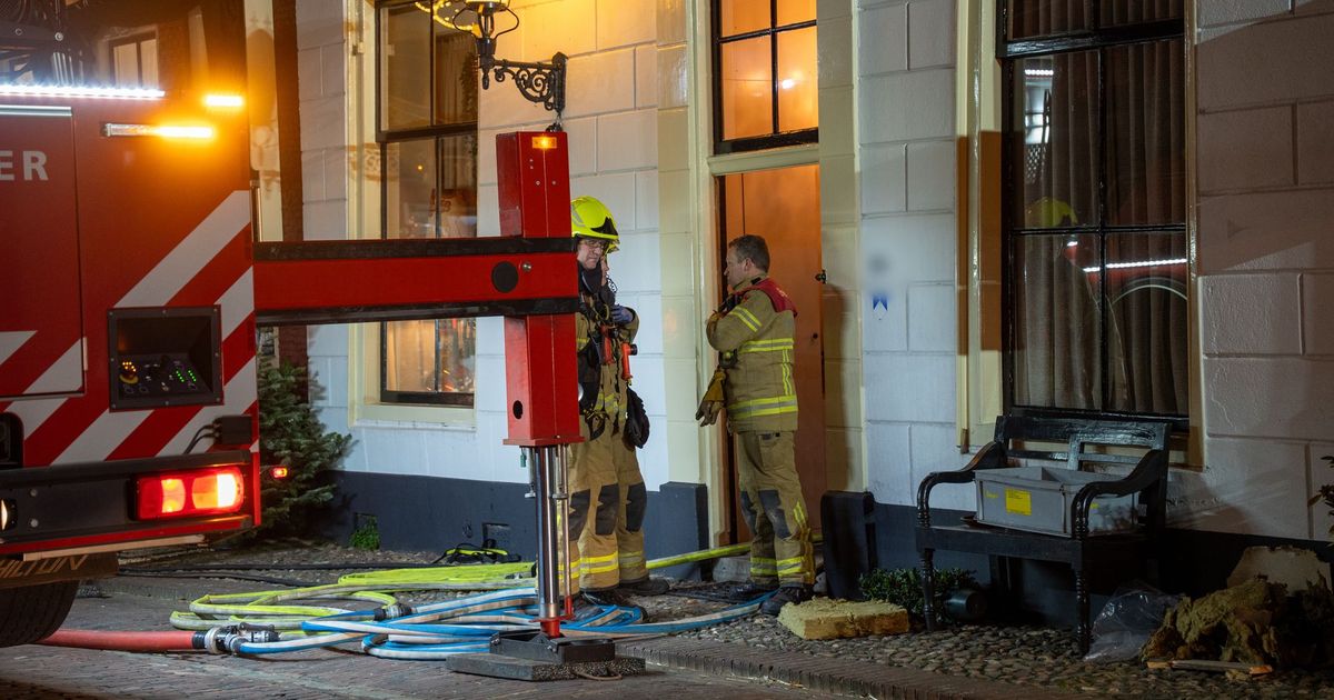 Brand in monumentaal pand • gewonden bij crash