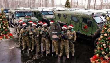 Trump dag 322: Trump heeft spijt van gratie voor Cuellar, boete voor Twitter niet vanwege censuur, Binnenlandse Veiligheid twittert ICE-agenten met tekst 'YOU'RE GOING HO HO HOME', steunpakket voor boeren, Kremlin prijst nationale veiligheidsstrategie Trump