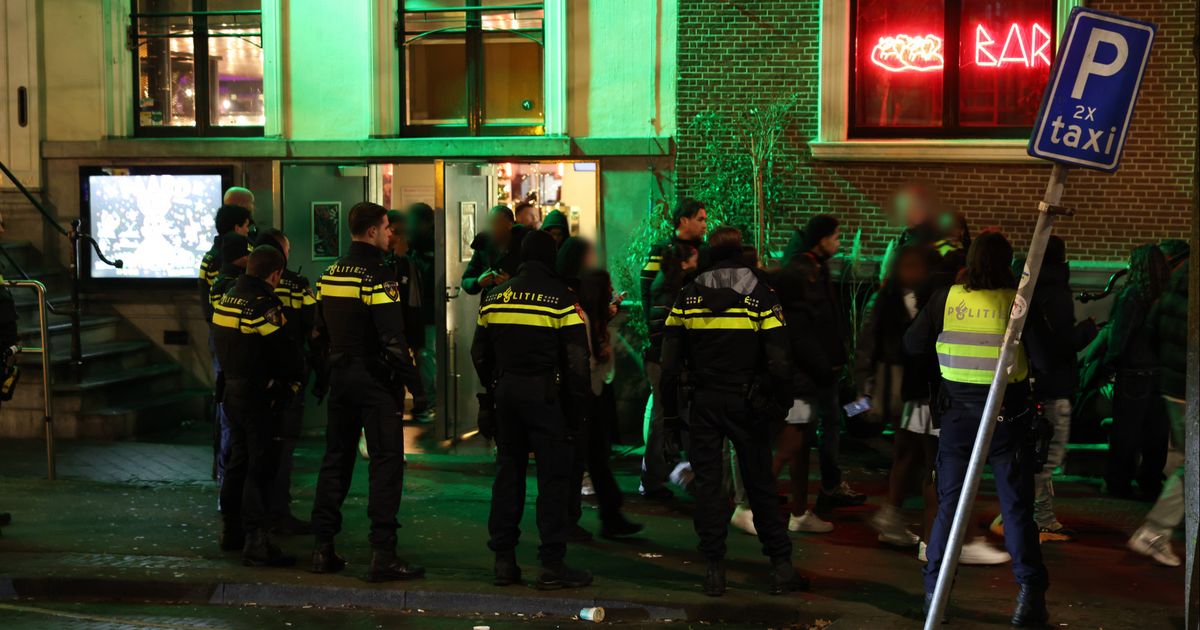 Grimmige sfeer in poppodium Paard, één arrestatie