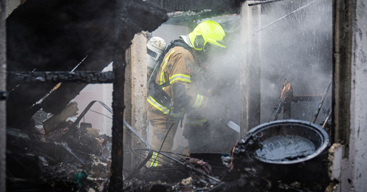 Veel schade door brand in twee schuurtjes in Rotterdam-Charlois - Rijnmond