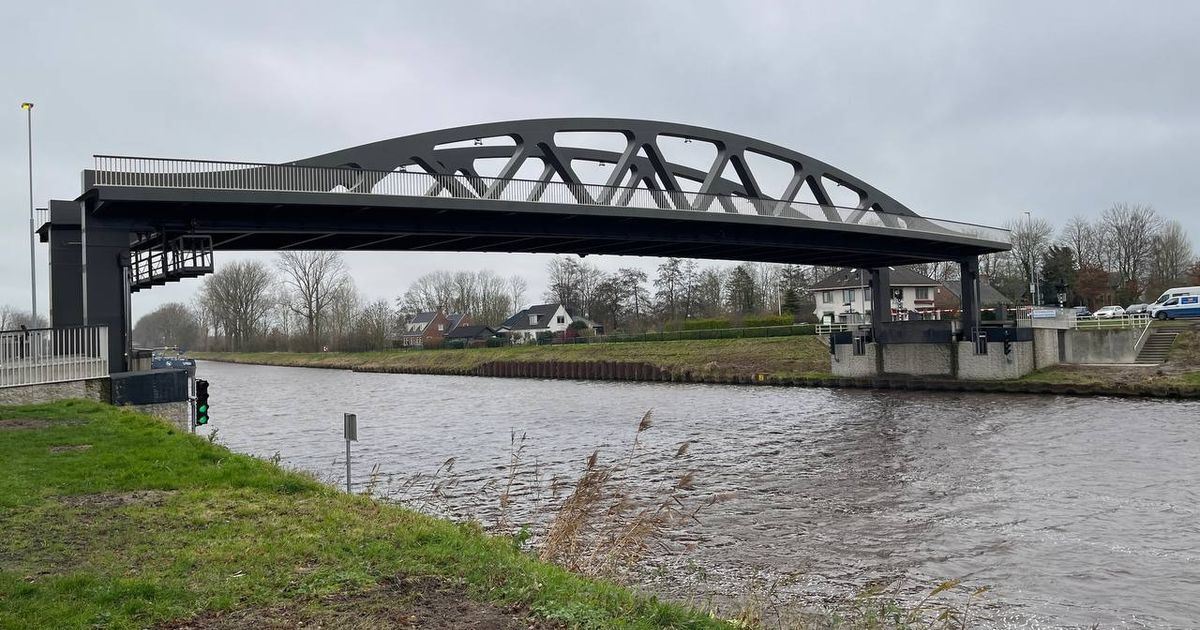 Inwoners Noordhorn balen van gestremde brug: 'Het overdonderde ons allemaal'
