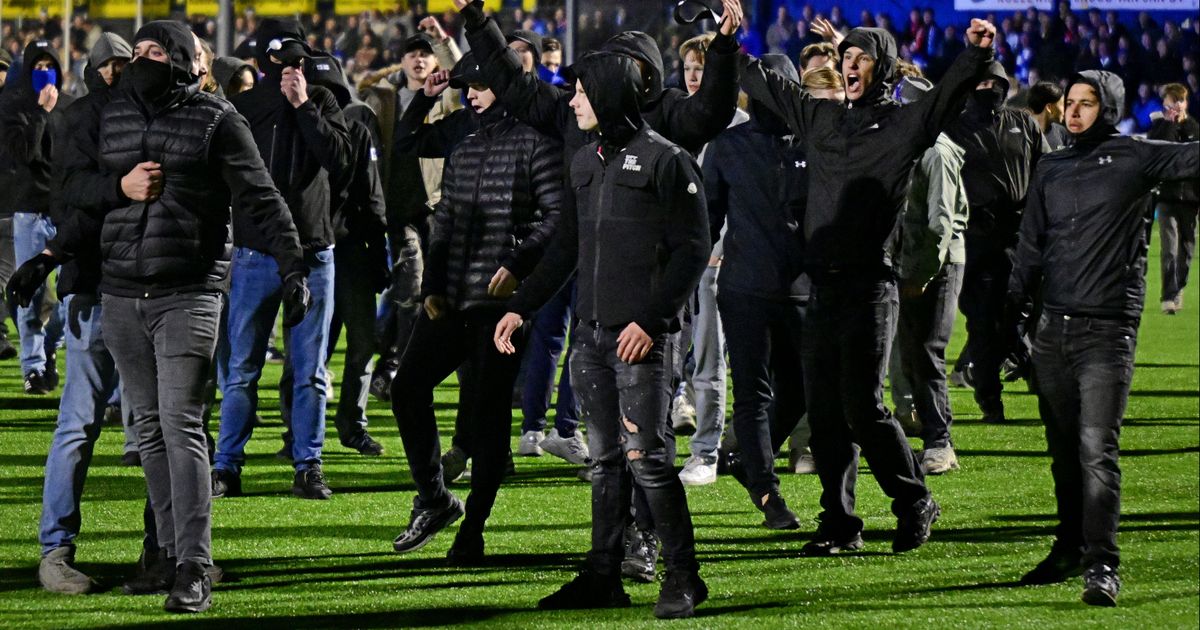VIDEO: Fans van Eredivisieclubs mogelijk betrokken bij grote vechtpartij in Spakenburg
