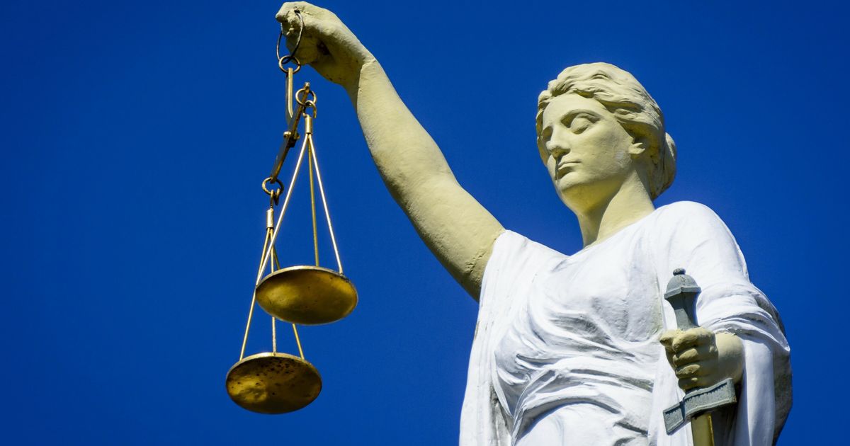 Vier Assenaren hebben zich volgens het OM schuldig gemaakt aan 'gruwelijke en sadistische' uitbuiting van een vrouw