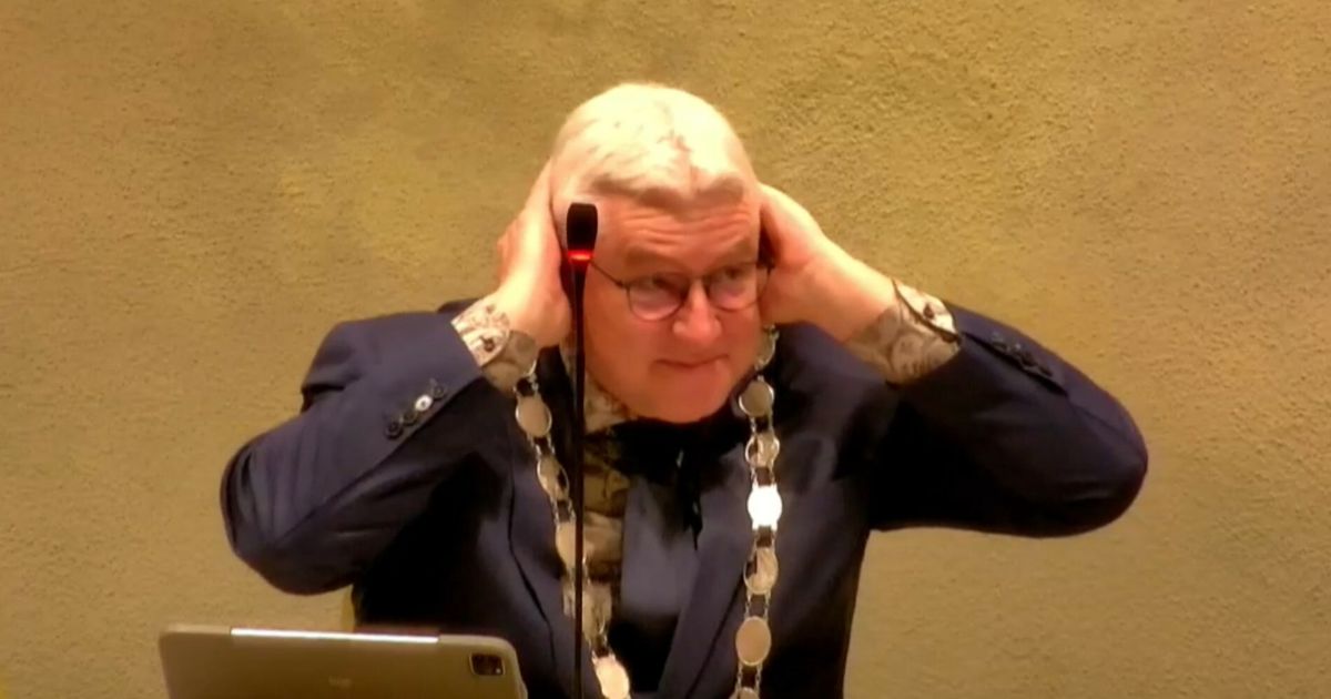 Toeters en oproepen tot meer actie: Drentse politiek roert zich stevig in wolvendiscussie - RTV Drenthe