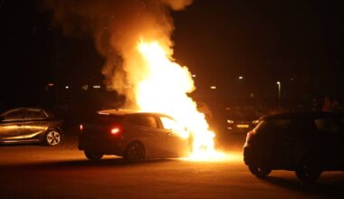 112-nieuws: Auto verwoest door brand in Haren • Brandweer blust smeulend snoeiafval in Stad