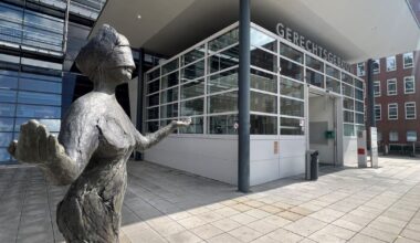 Vader en zoon die autobedrijf gebruikten voor drugshandel en pokeravonden krijgen 20 maanden cel