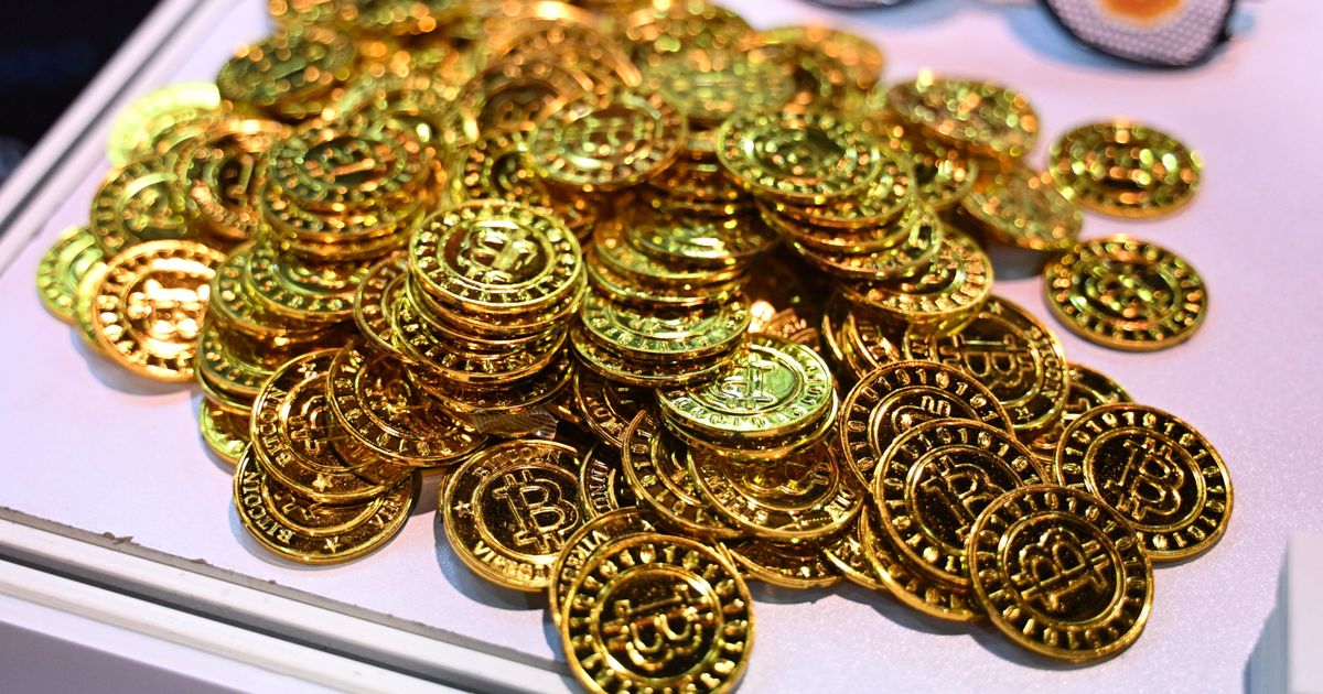 Politie Oost-Nederland informeert driehonderd slachtoffers van beleggingsfraude - RTV Oost