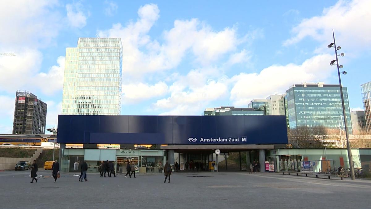Man in rug gestoken bij vechtpartij op station Zuid