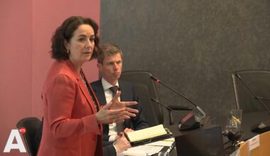 Extra spanning op debat ombudsman na verklaring over 'grimmig gesprek' Halsema