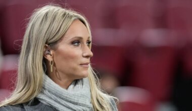 Beveiliger betrapt Hélène Hendriks in onderbroek in camper