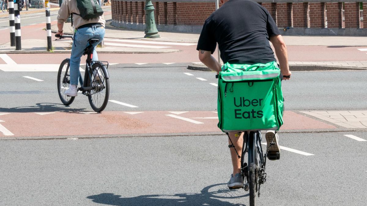 'Arbeidsinspectie wil Uber Eats in regio Amsterdam een maand op zwart'
