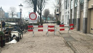Deel van Oudeschans met spoed gesloten door slechte staat kademuur: "Blijft bewegen"