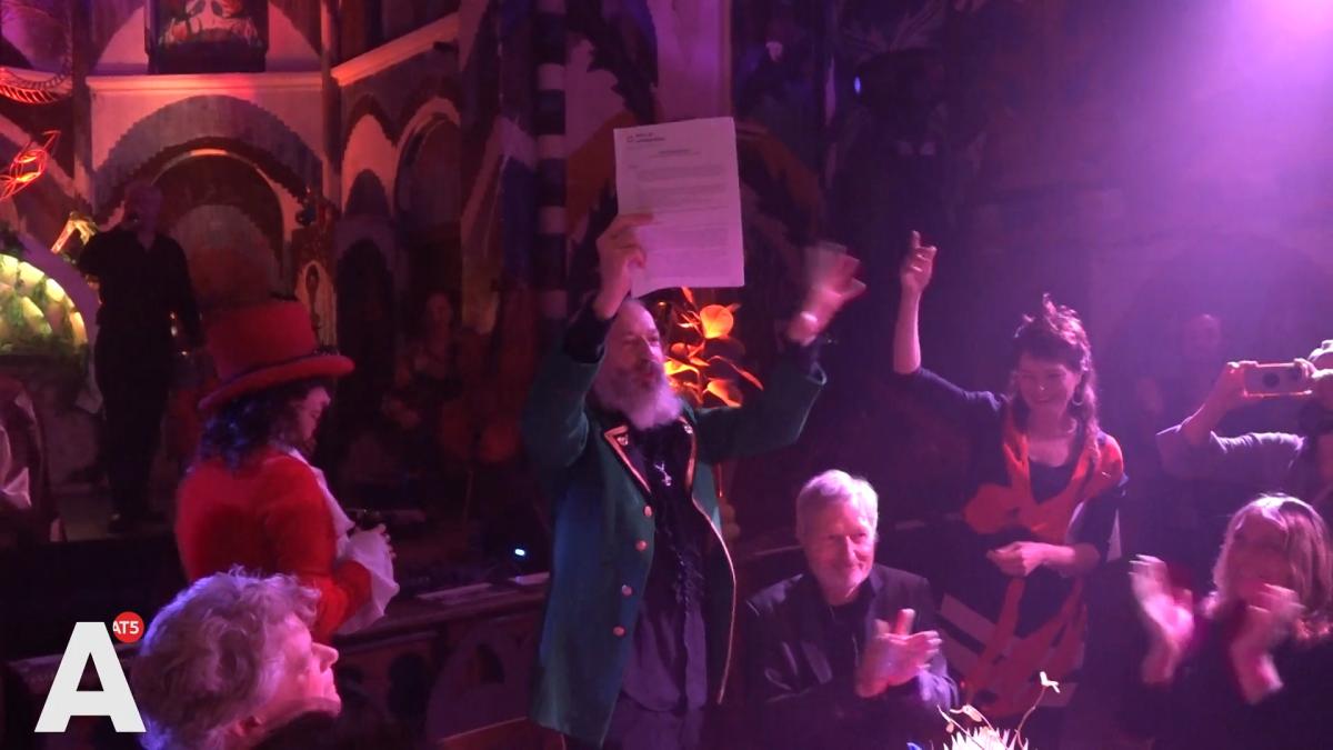 Met de ondertekening van het huurcontract is het nu rond: Ruigoord mag nog 25 jaar blijven