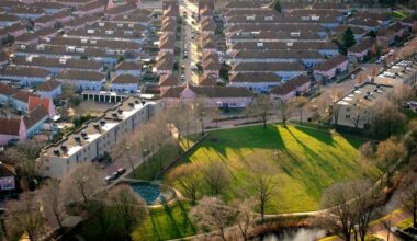 Pallets uit tuin gehaald na verkoop vuurwerk aan agent in burger
