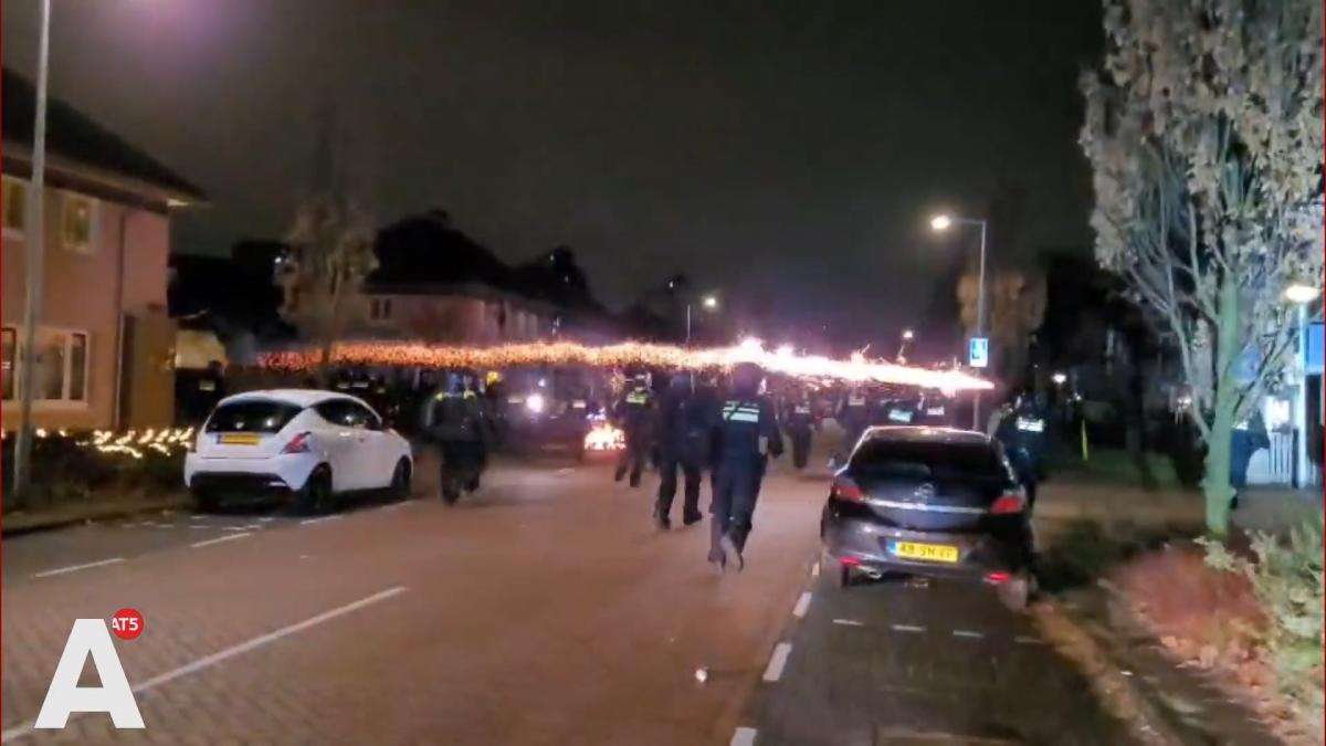 Weer onrustig in Floradorp: Vuurpijlen scheren langs ME