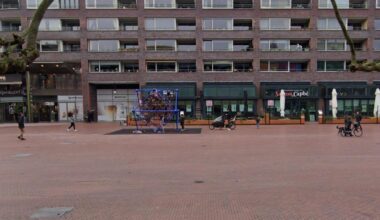 Dief trekt muts van hoofd van 1-jarig jongetje in kinderwagen in Amstelveen