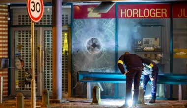 Ravage na plofkraak bij juwelier Krommenie - NH Nieuws