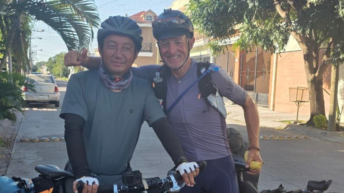 Jeroen is op de helft van zijn monsterfietstocht: "Mentaal is het zwaar"