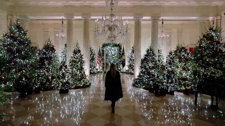 Melania Trump onthult kerstversiering Witte Huis: 71 kerstbomen - RTL.nl