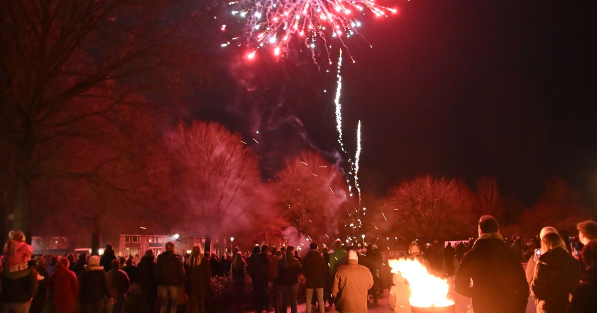 LIVE | Zo knalt Overijssel het jaar uit • Vuurwerkshow in Tuk