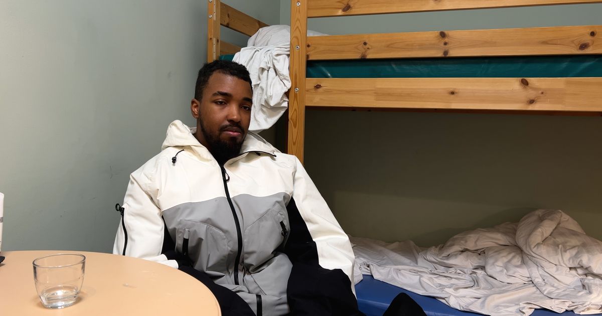 Arbeidsmigrant Kevin werkt full time in een distributiecentrum, toch werd hij dakloos