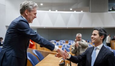 Demissionair premier Dick Schoof en Rob Jetten (D66)