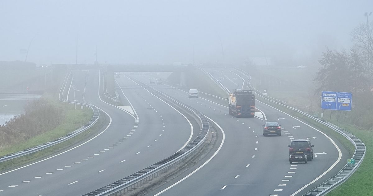 Dichte mist in Fryslân: code geel | Brand in cadeauwinkel in Sneek onder controle