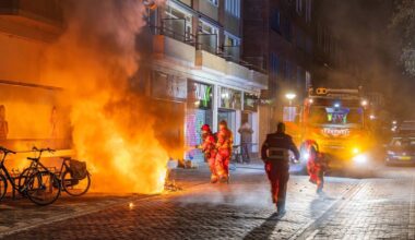 112-nieuws vrijdag 26 december: Scooterbrand slaat over op winkelpand aan het Hoornsediep in Stad - RTV Noord
