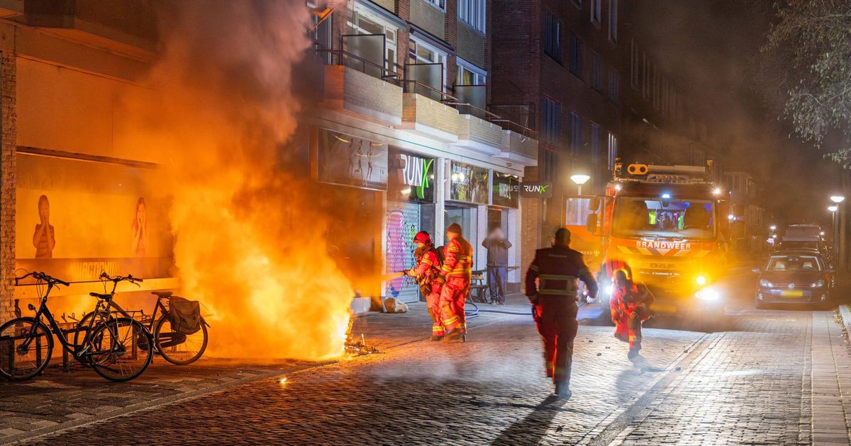 112-nieuws vrijdag 26 december: Scooterbrand slaat over op winkelpand aan het Hoornsediep in Stad - RTV Noord