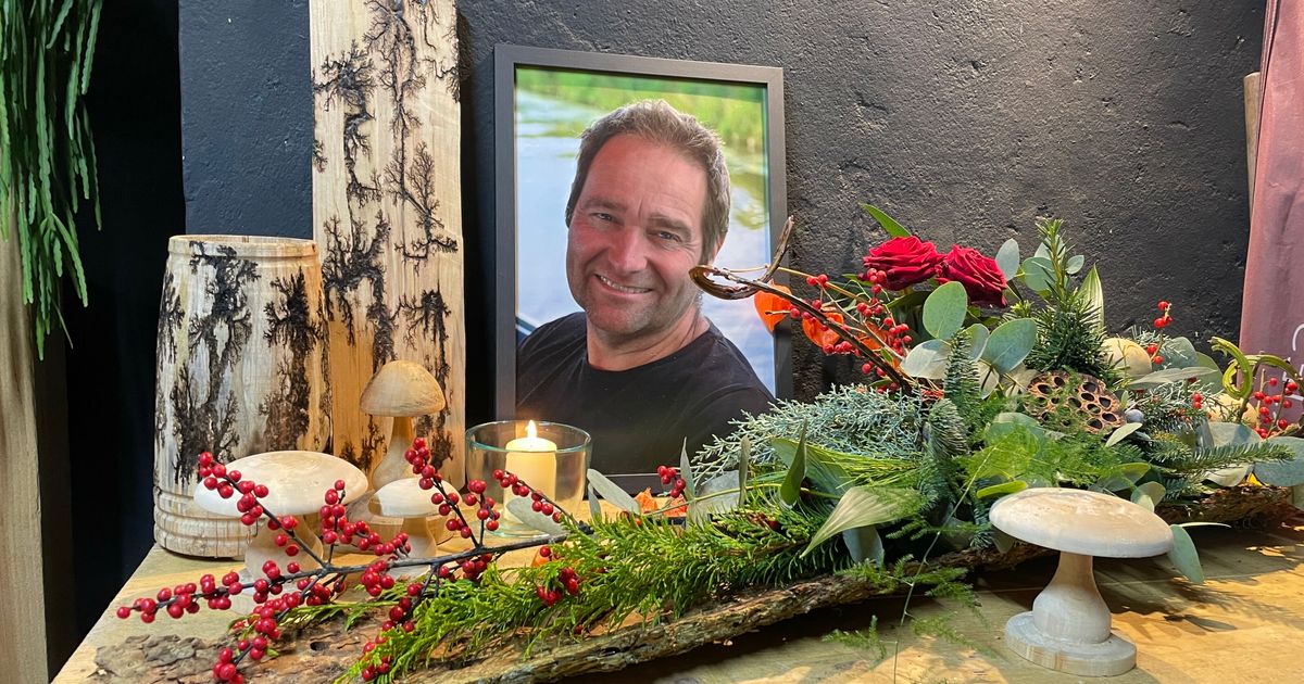 Gerda van Bloemenschuur Haren maakt kerststukjes, ook na overlijden broer: 'Het trekt me door de nare tijd heen '