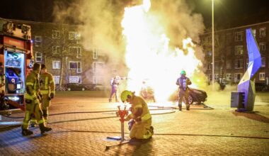 In korte tijd vijf autobranden in regio - Rijnmond