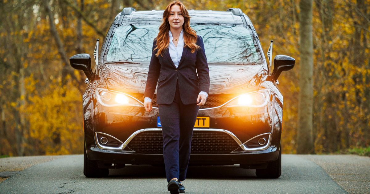 Deedee (24) was bang voor de dood, nu is ze uitvaartbegeleider: 'Ik heb mijn roeping gevonden'