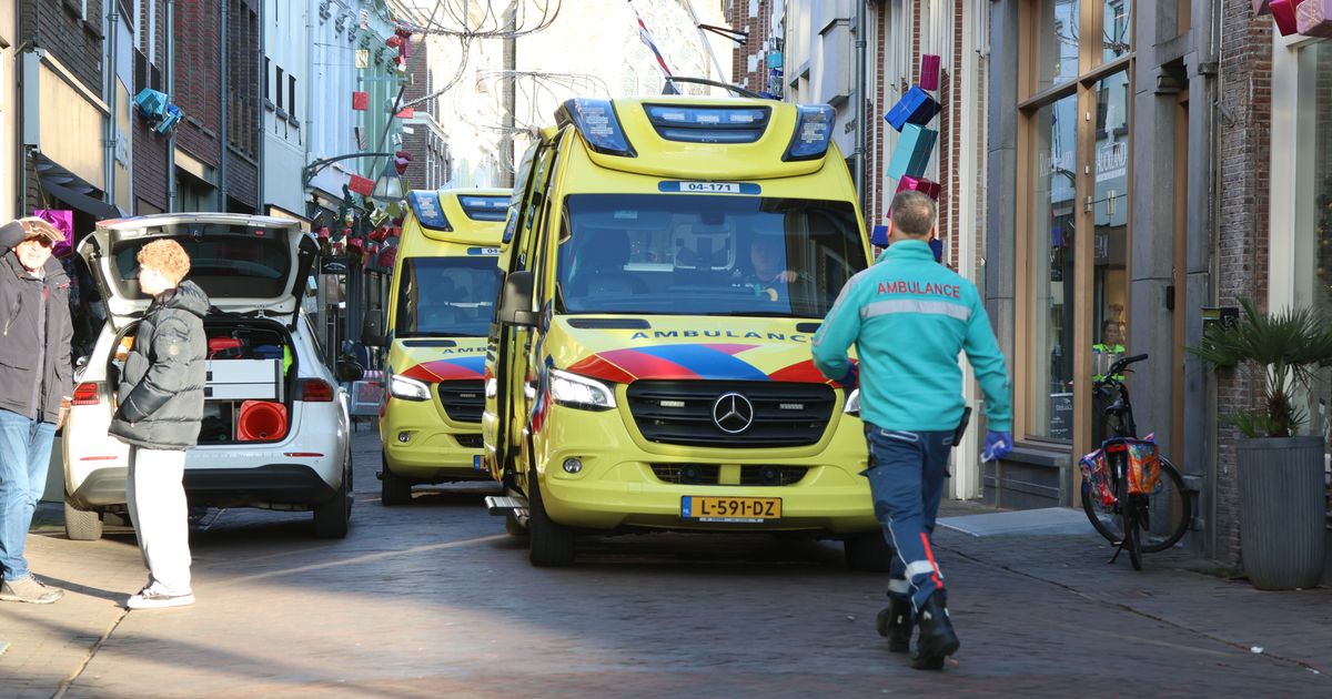 112 Nieuws: traumaheli opgeroepen voor medisch incident | Fietser gewond in Hengelo - RTV Oost