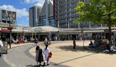 Winkelcentrum wordt opgeknapt voor 21 miljoen euro, winkeliers en bewoners kritisch - Omroep West