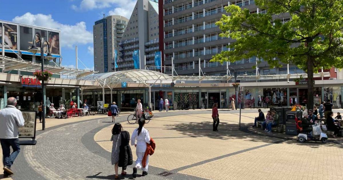 Winkelcentrum wordt opgeknapt voor 21 miljoen euro, winkeliers en bewoners kritisch - Omroep West