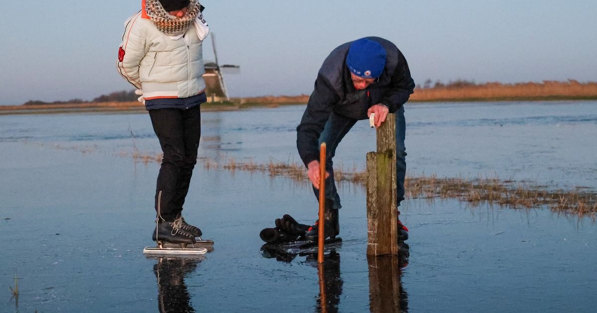 Het kan! Eerste schaatsers glijden over het ijs op de Ryptsjerksterpolder - Omrop Fryslân