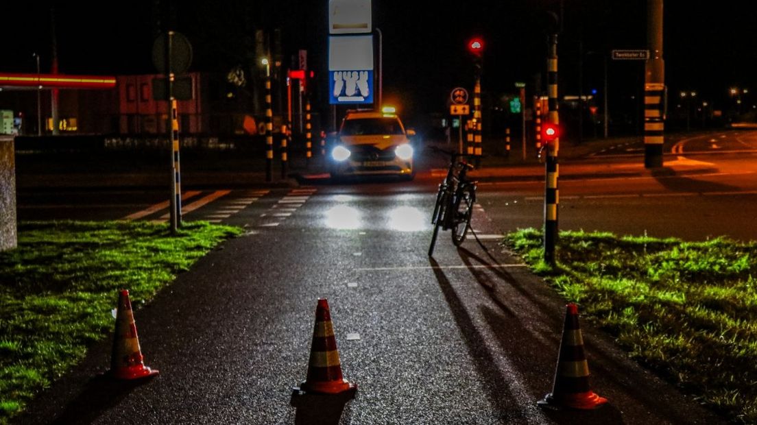 Fietser gewond in Enschede, automobilist doorgereden.