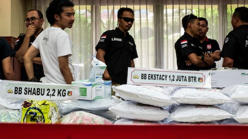 Twee Nederlanders na jaren gevangenschap uitgeleverd door Indonesië