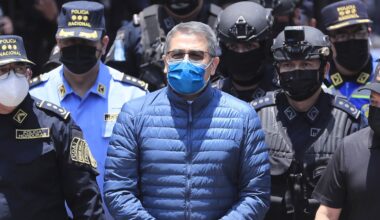Honduras wil arrestatie van oud-president Hernández, die gratie kreeg van Trump