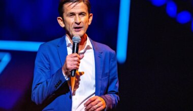 Geen commentaar van Cornald Maas tijdens Eurovisie Songfestival 2026