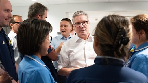 Vernietigend rapport Britse gezondheidszorg: duizenden doden door te lange wachtlijsten