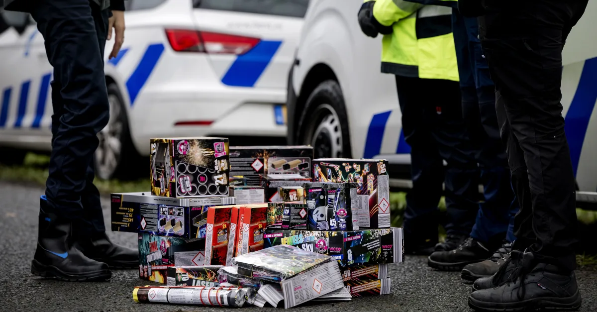 Bijna 30 kilo illegaal vuurwerk gevonden in slaapkamers woning Bergen op Zoom